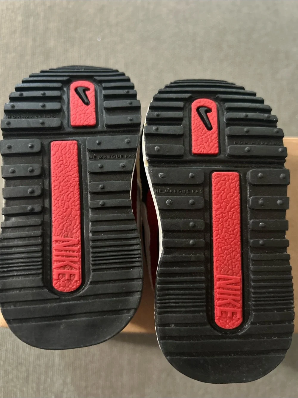 Nike Kids Sneakers in White, Black and Red